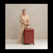 Obrázok z Plastový kufr SUITSUIT® Fab Seventies Red Ochre L - červená - 91 L